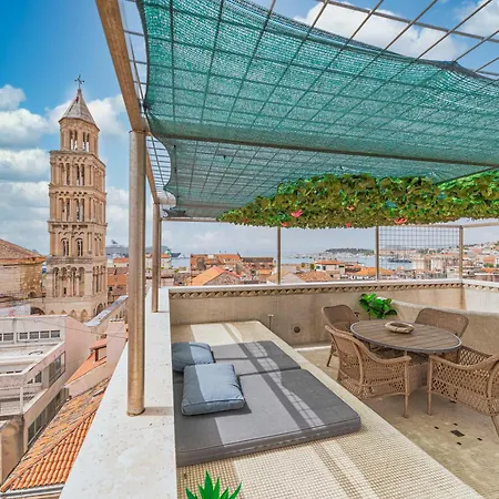 Augubio Penthouse شقة سبليت