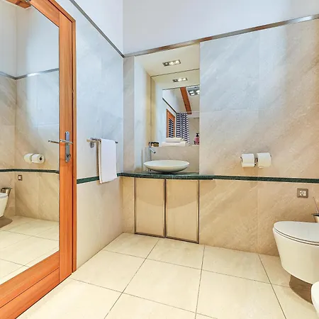 Augubio Penthouse * سبليت