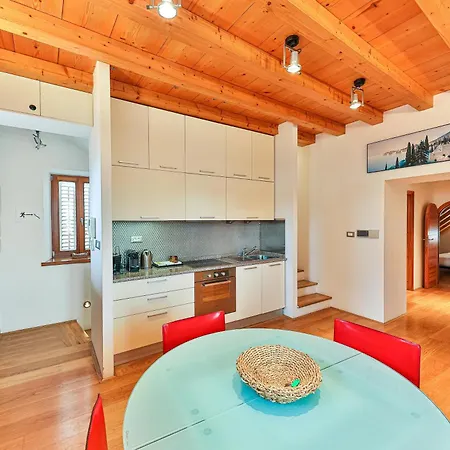 Augubio Penthouse شقة