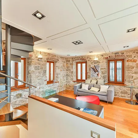 Augubio Penthouse *